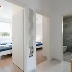 Crowonder Luxury Pag New With Seaview