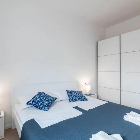 Apartment Crowonder Luxury Pag New With Seaview Pag Town