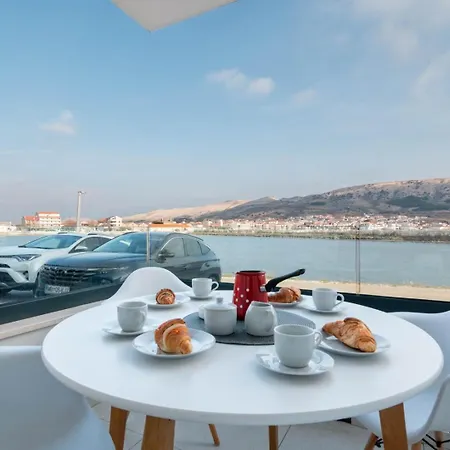 Crowonder Luxury Pag New With Seaview
