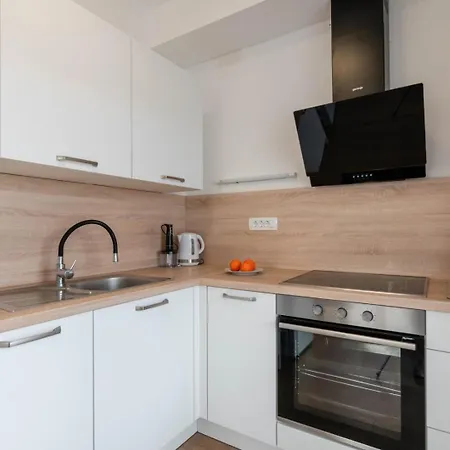 Crowonder Luxury Pag New With Seaview *