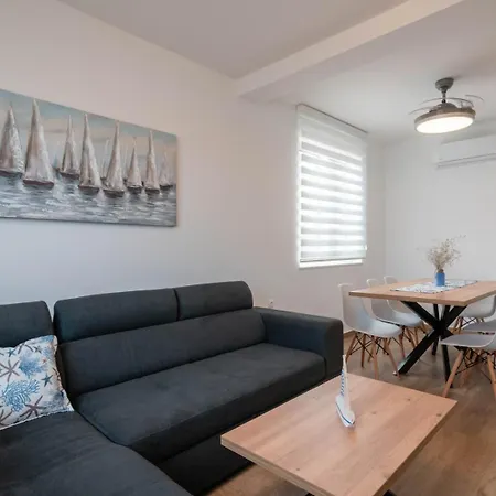 Crowonder Luxury Pag New With Seaview Lägenhet *