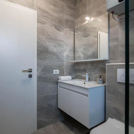 Crowonder Luxury Pag New With Seaview Apartament