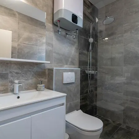 Crowonder Luxury Pag New With Seaview *