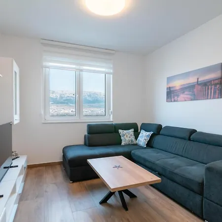 Crowonder Luxury Pag New With Seaview *