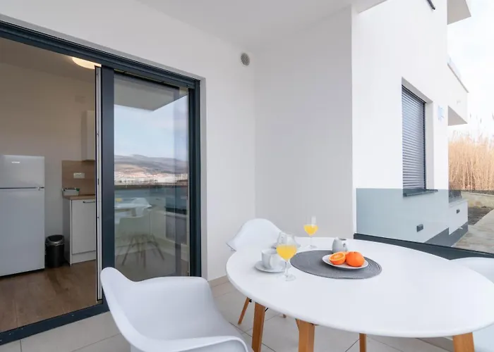 דירה Crowonder Luxury Pag New With Seaview פג