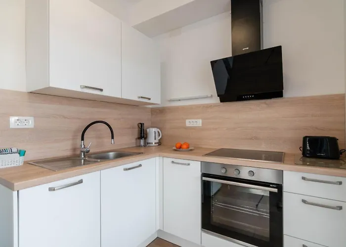 Crowonder Luxury Pag New With Seaview *