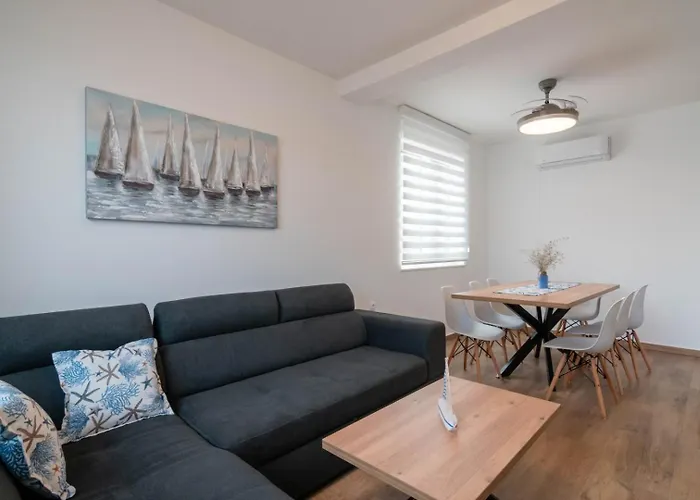 Crowonder Luxury Pag New With Seaview Lägenhet *