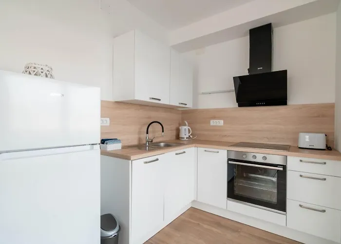 Crowonder Luxury Pag New With Seaview Lägenhet