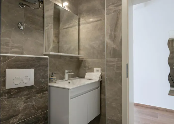 Crowonder Luxury Pag New With Seaview Lägenhet