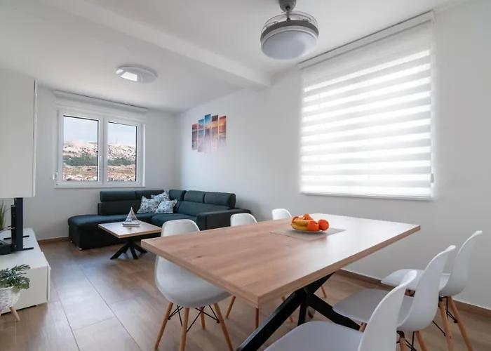 Crowonder Luxury Pag New With Seaview Lägenhet Pag Town