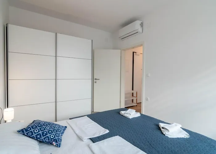 Crowonder Luxury Pag New With Seaview Pag Town