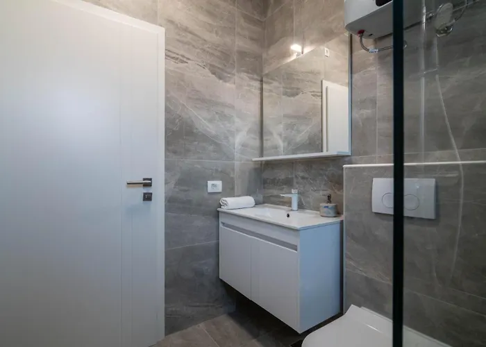 Crowonder Luxury Pag New With Seaview Lägenhet