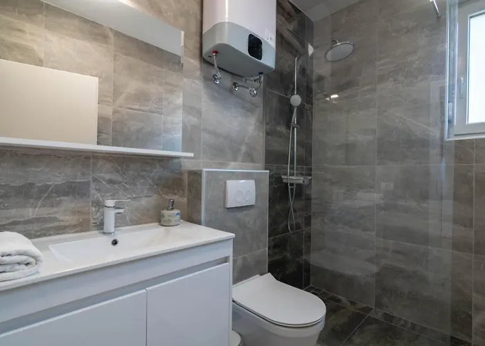 Crowonder Luxury Pag New With Seaview *