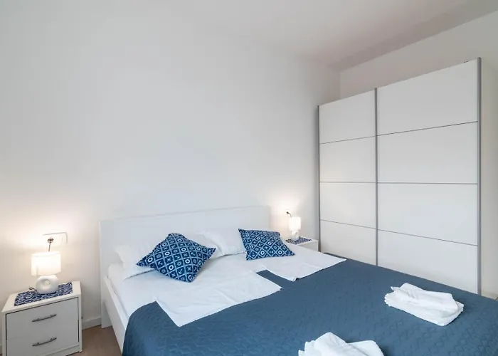 Lägenhet Crowonder Luxury Pag New With Seaview Pag Town